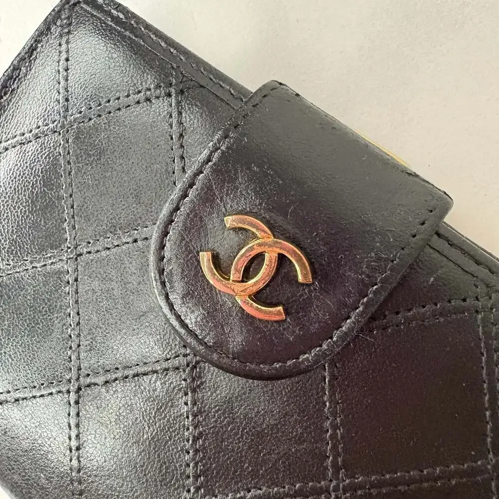 CHANEL vintage compact